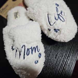 Dearfoams Plush White Slippers